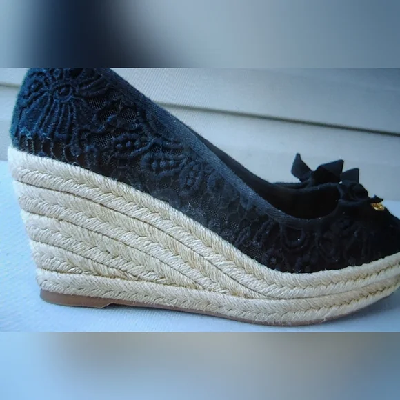 TORY BURCH JACKIE BLACK LACE CROCHET ESPADRILLE WEDGE GOLD LOGO WOMEN'S SIZE 8 - Picture 9 of 14